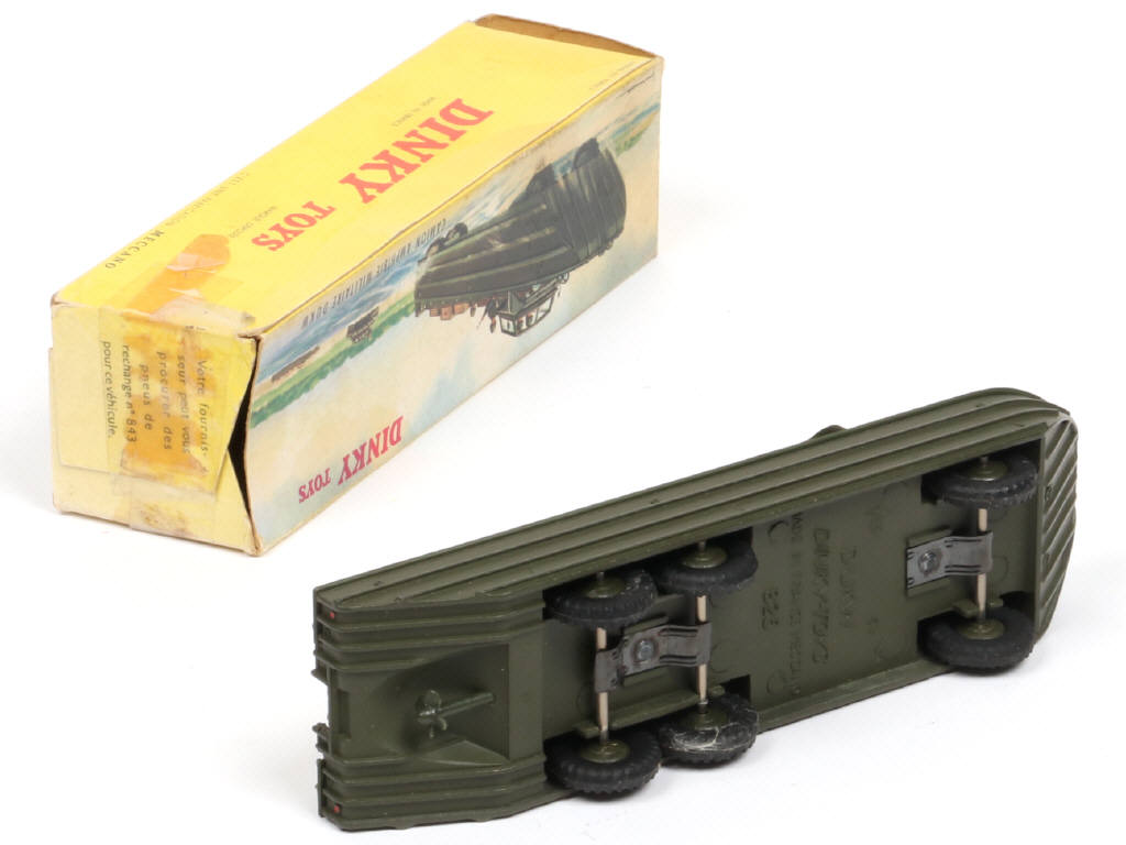 Lot 235 - DINKY TOYS (FRANCE) (1)