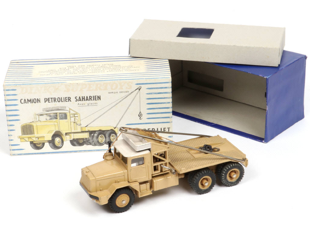 Lot 237 - DINKY TOYS (FRANCE) (1)