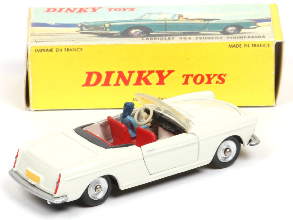 Lot 227 - DINKY TOYS (FRANCE) (1)