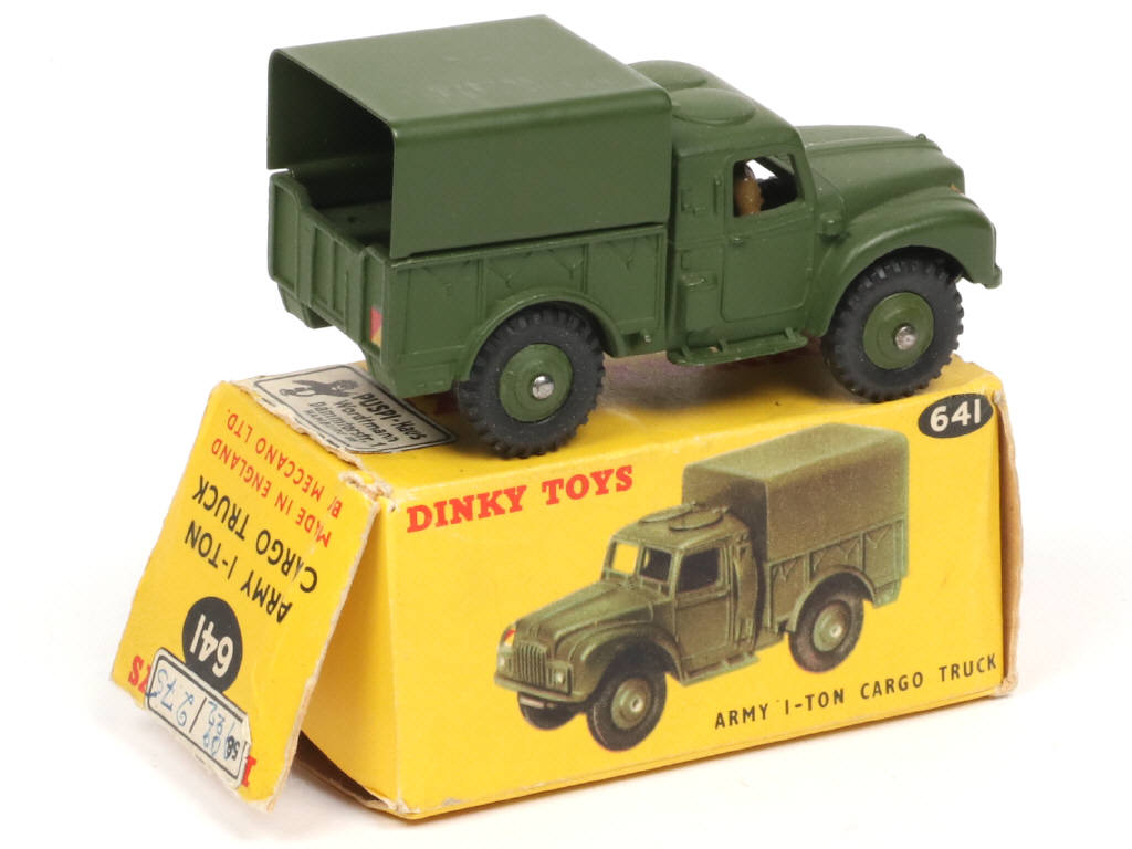 Lot 289 - DINKY TOYS (GB) (1)