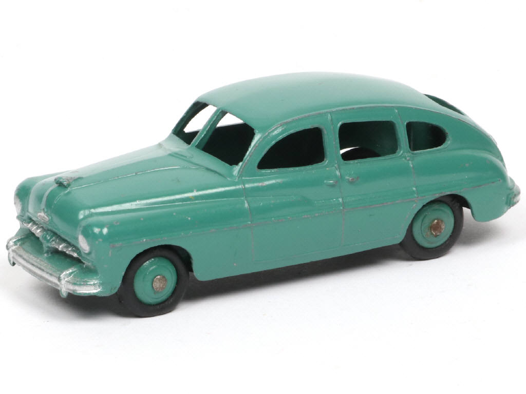 Lot 225 - DINKY TOYS (FRANCE) (1)