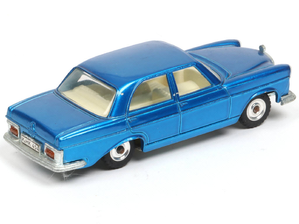 Lot 280 - DINKY TOYS (GB) (1)