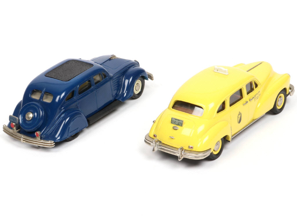 Lot 91 - BROOKLIN MODELS (GB) (2)