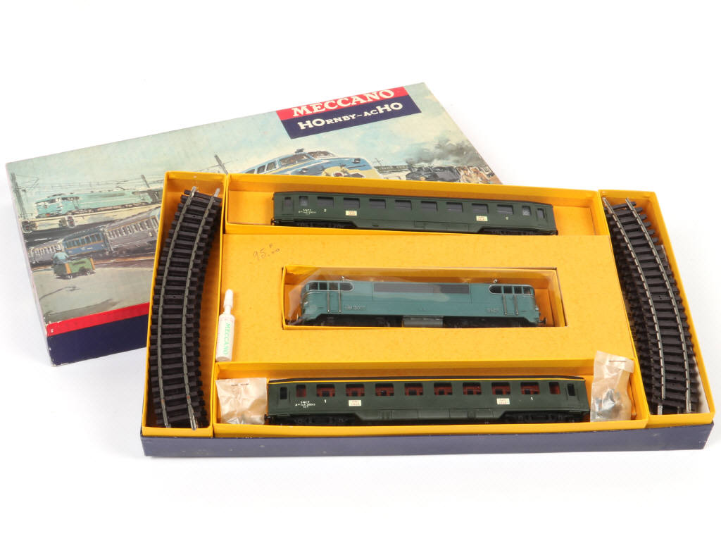 Lot 54 - HORNBY 'HO' (1)