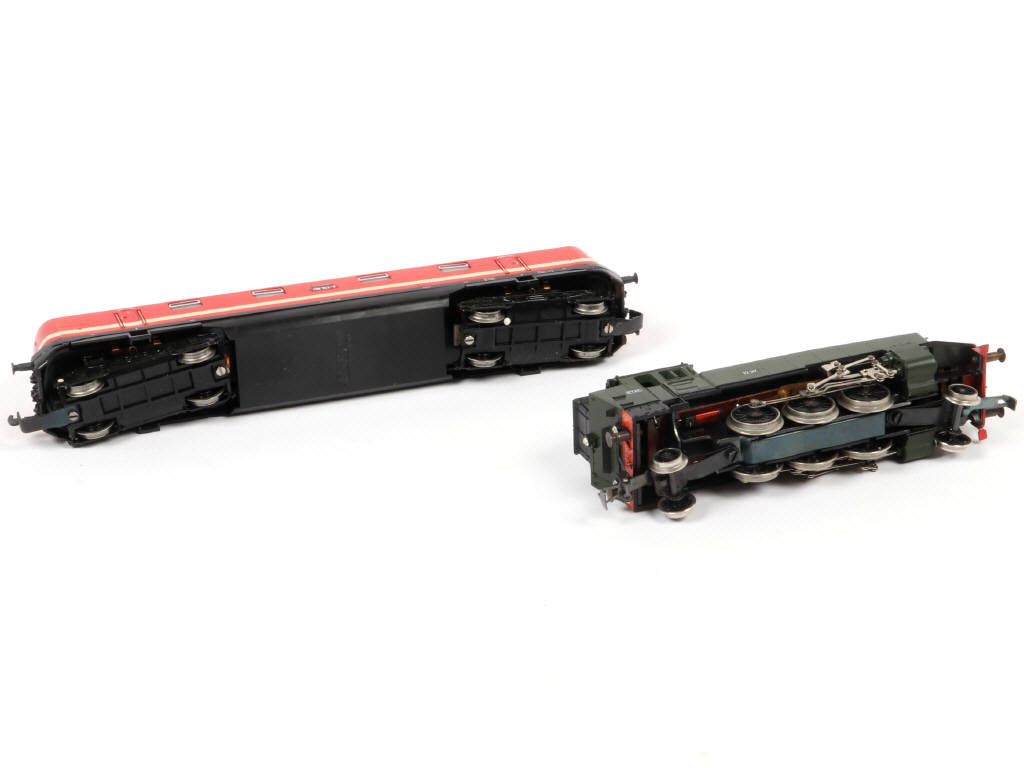 Lot 41 - VEB 'HO' (RDA) (2)