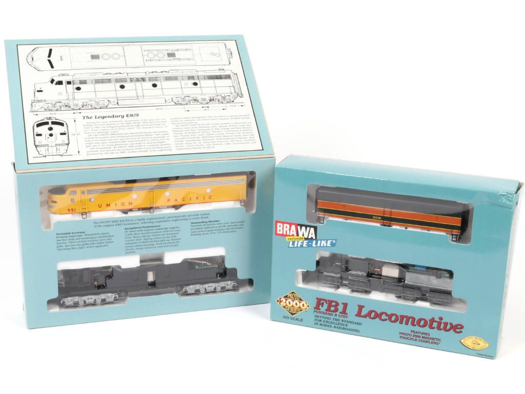 Lot 42 - PROTO 2000 SERIES 'HO' (2)