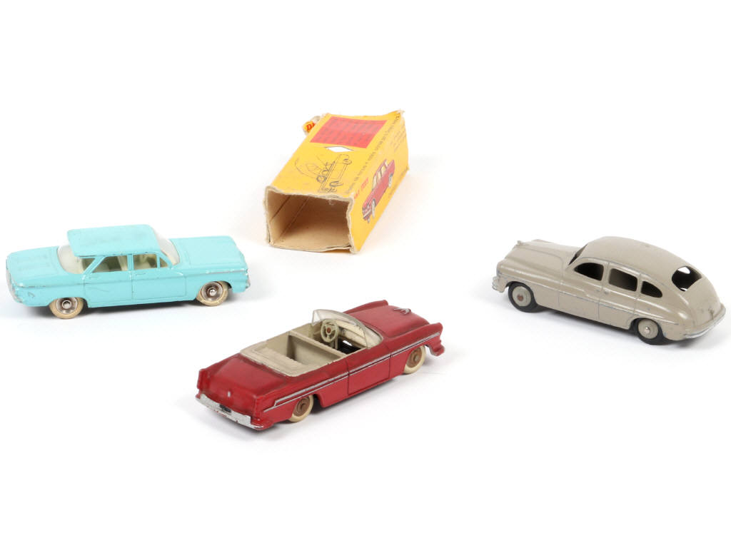 Lot 224 - DINKY TOYS (FRANCE) (3)