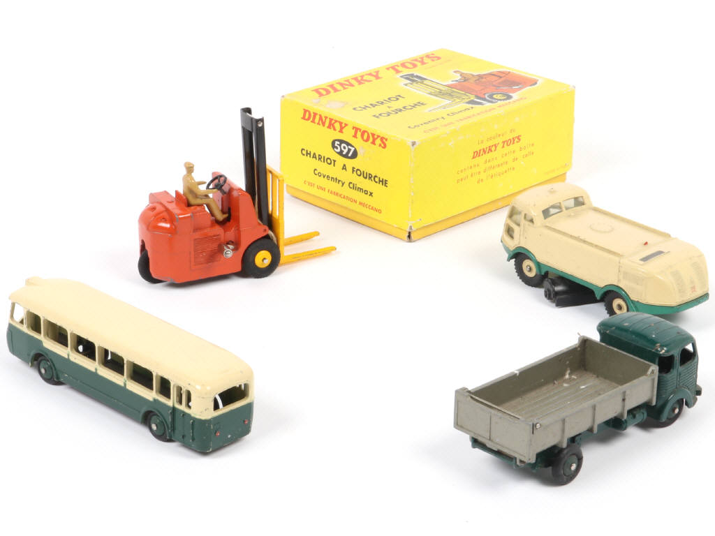 Lot 229 - DINKY TOYS (FRANCE) (4)