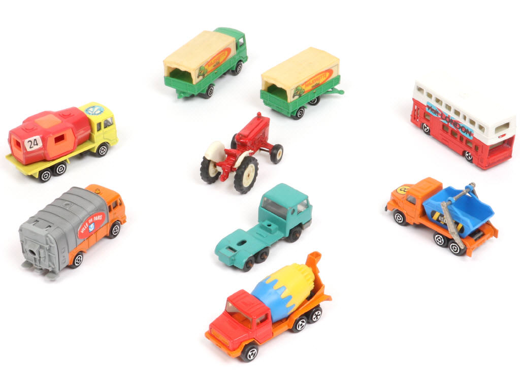 Lot 89 - MAJORETTE (FRANCE) (9)