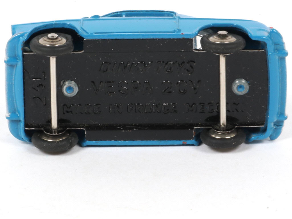 Lot 195 - DINKY TOYS (FRANCE) (1)