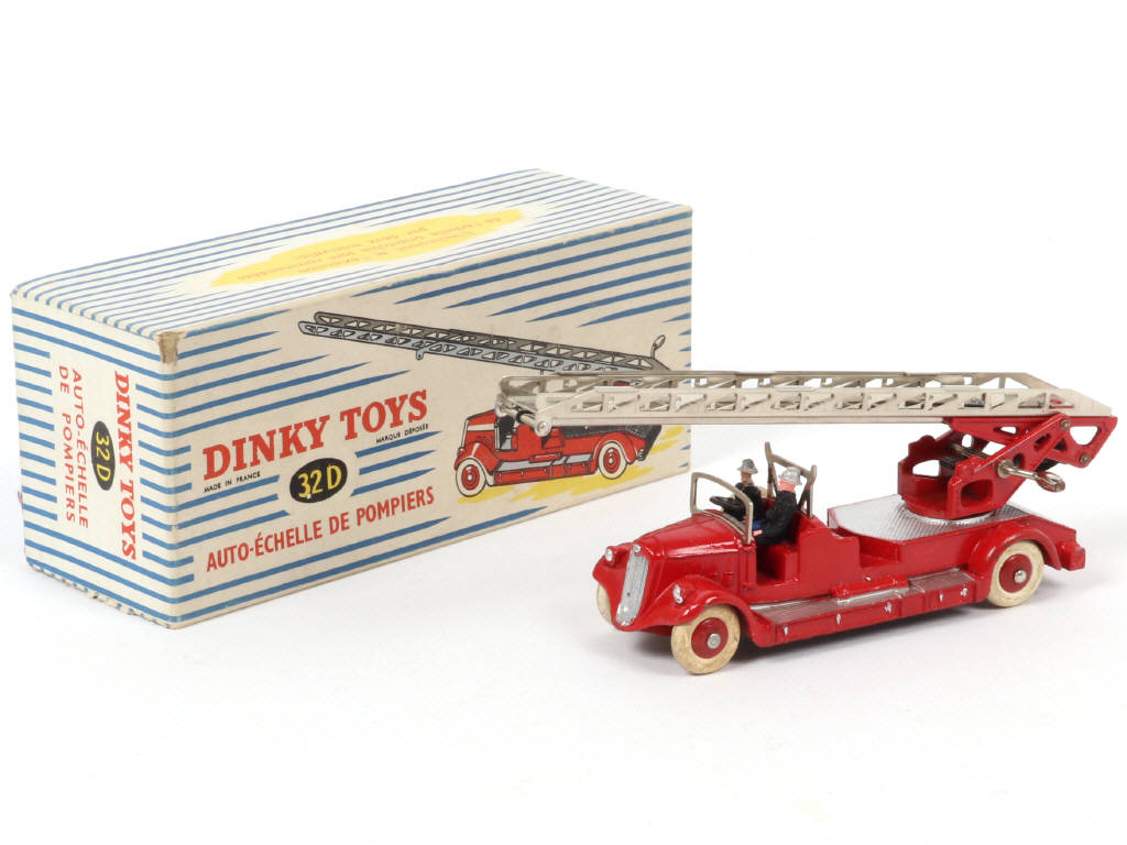 Lot 204 - DINKY TOYS (FRANCE) (1)