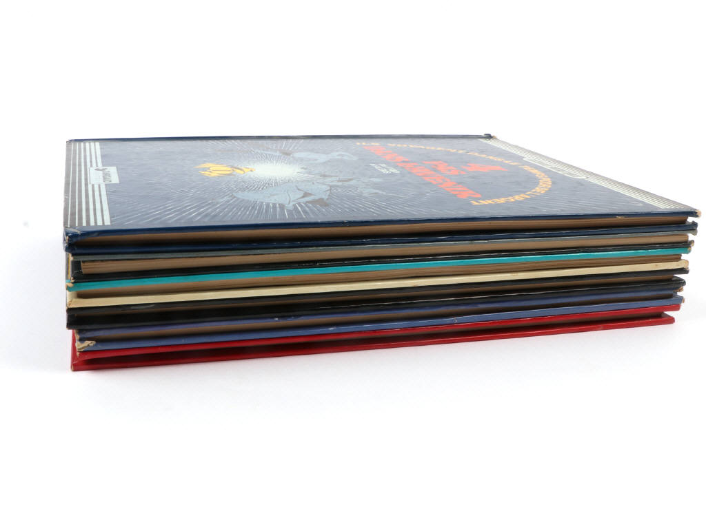 Lot 152 - EDITIONS DARGAUD (BELGIQUE) (6)