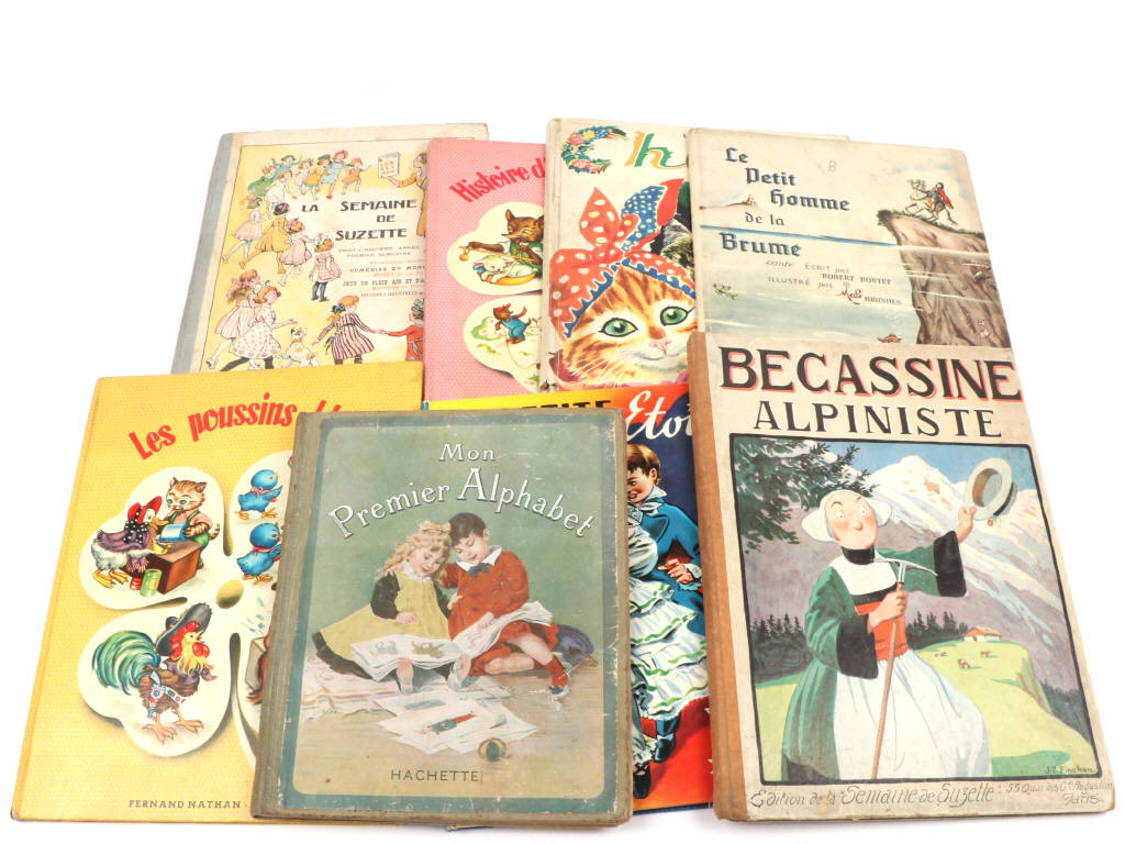 Lot 183 - DIVERS (8)