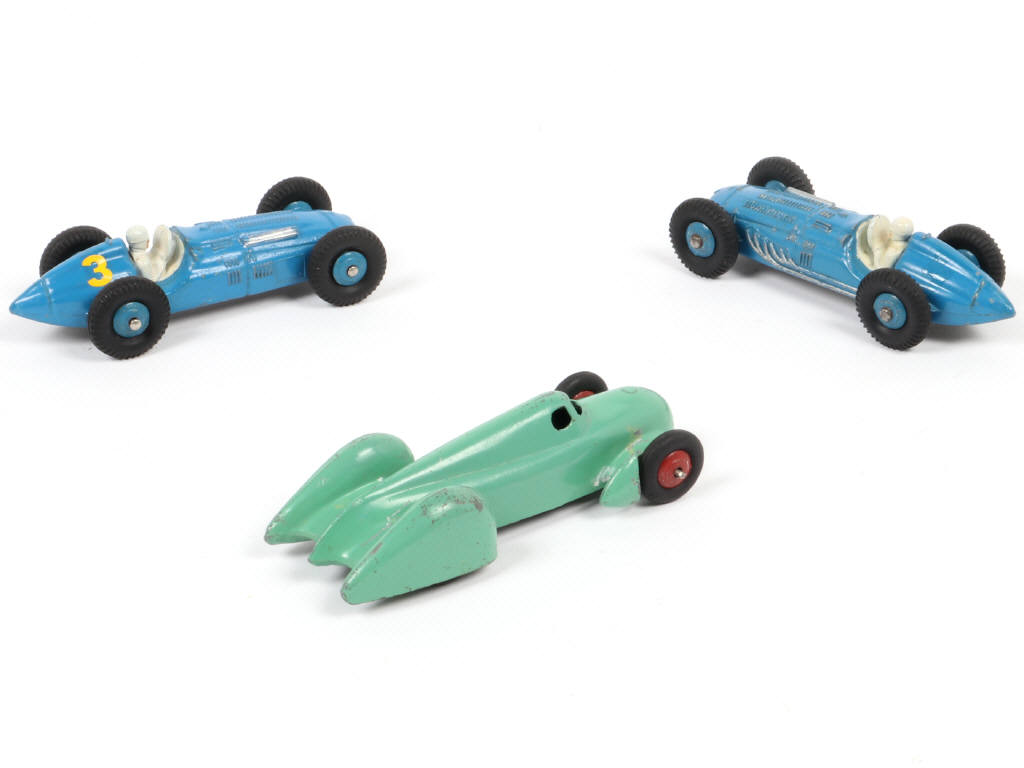 Lot 272 - DINKY TOYS (FRANCE) (3)