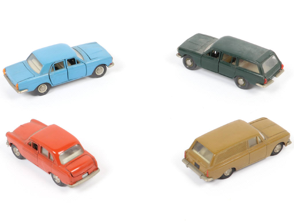 Lot 133 - DIVERS (URSS) (4)