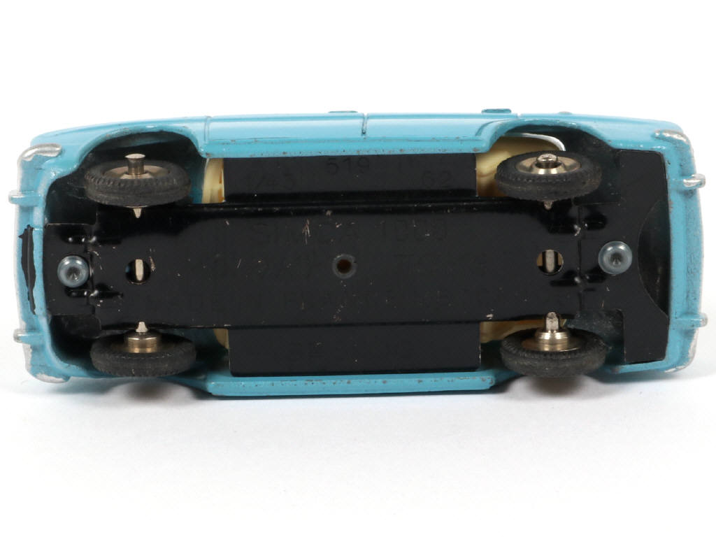 Lot 226 - DINKY TOYS (FRANCE) (1)