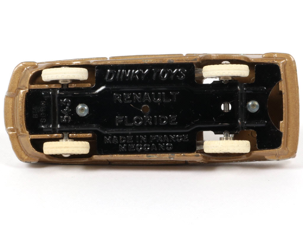 Lot 233 - DINKY TOYS (FRANCE) (1)