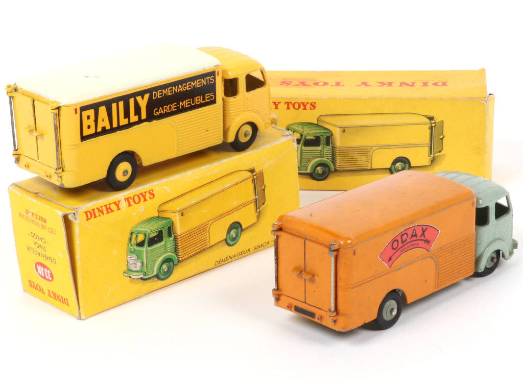 Lot 155 - DINKY TOYS (GB) (2)