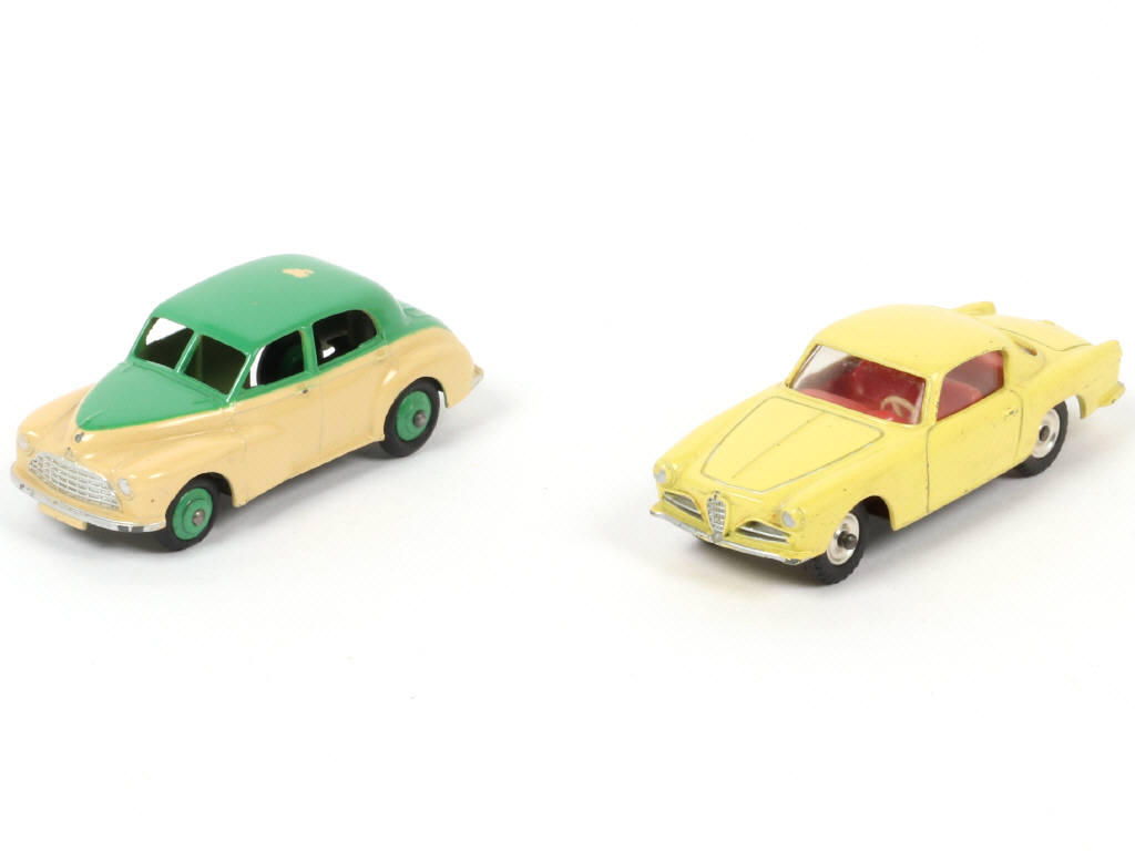 Lot 173 - DINKY TOYS (GB) (2)