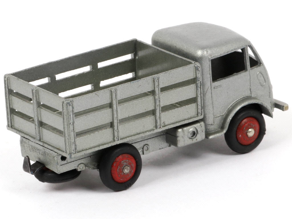 Lot 199 - DINKY TOYS (FRANCE) (1)