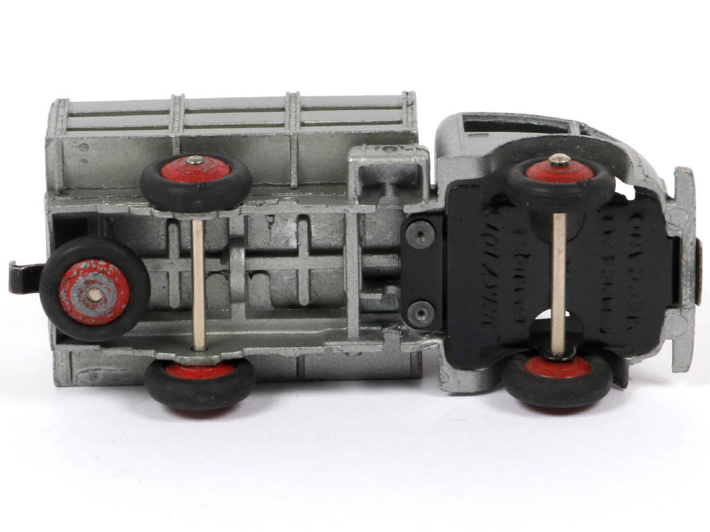 Lot 199 - DINKY TOYS (FRANCE) (1)