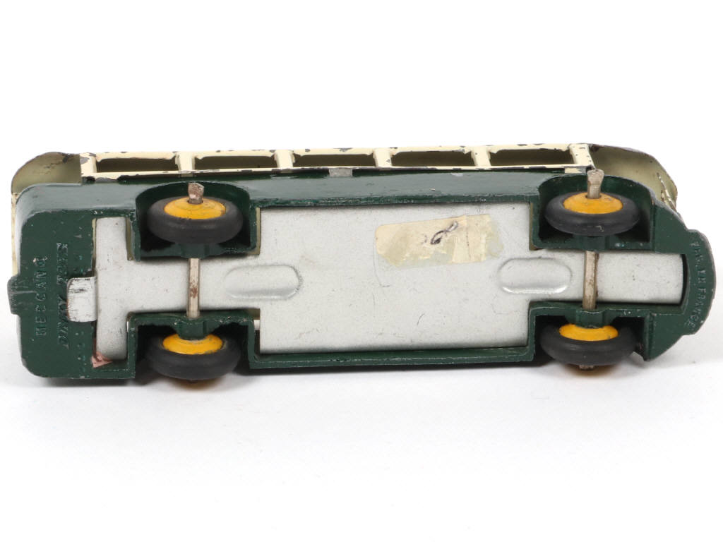 Lot 209 - DINKY TOYS (FRANCE) (1)