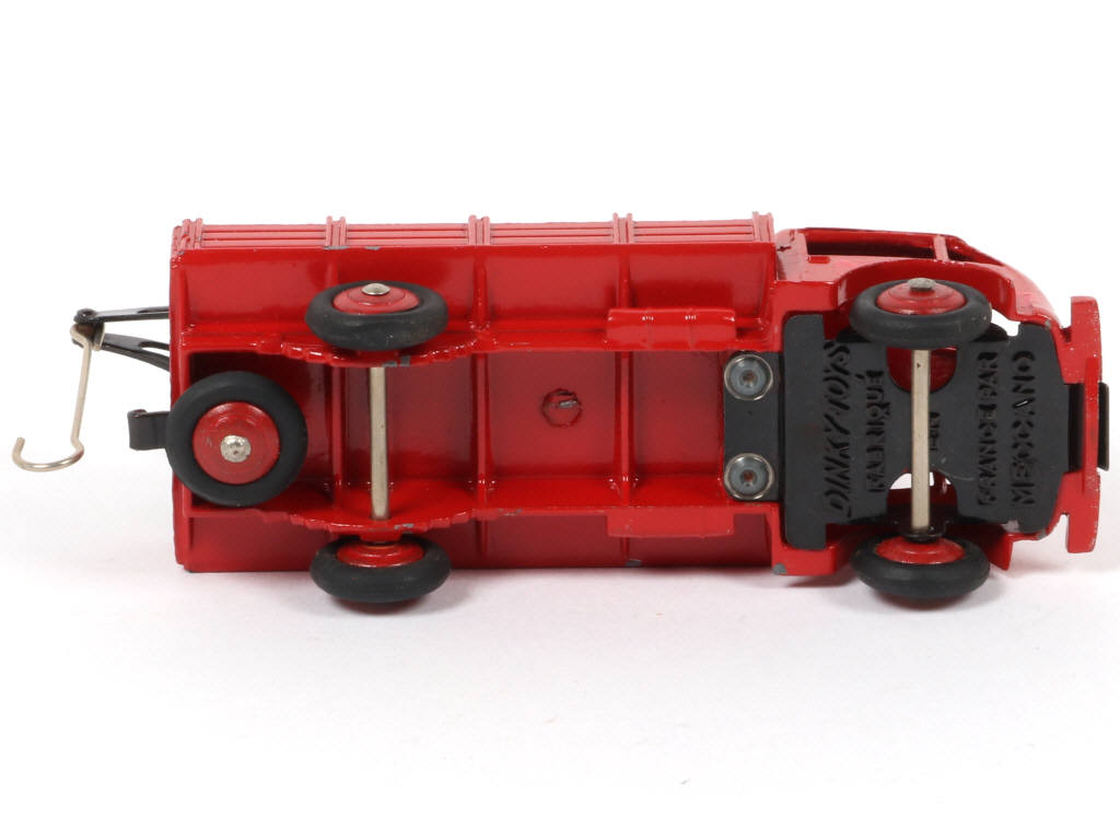 Lot 206 - DINKY TOYS (FRANCE) (1)