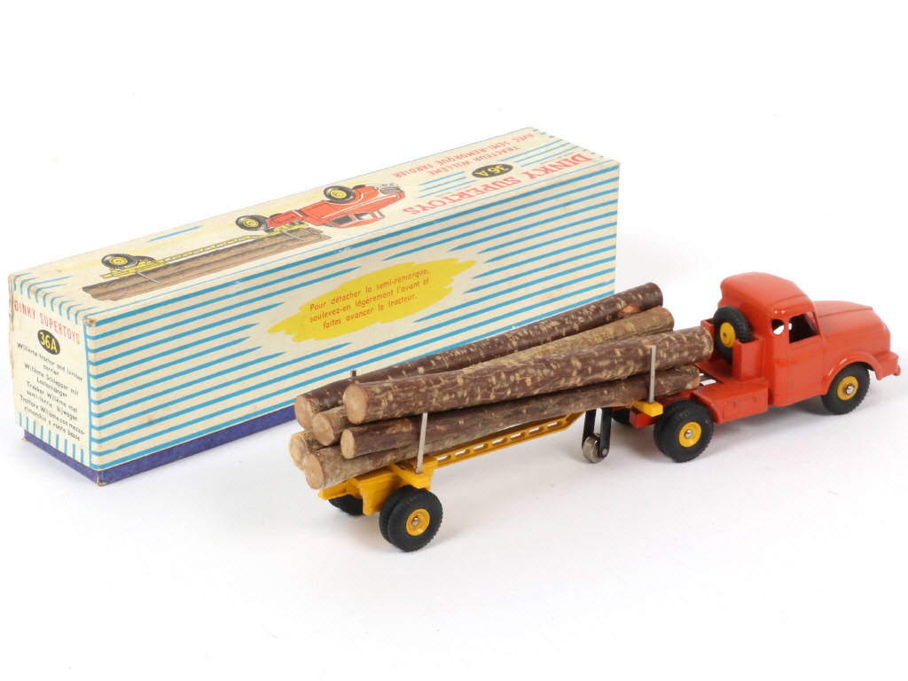 Lot 218 - DINKY TOYS (FRANCE) (1)