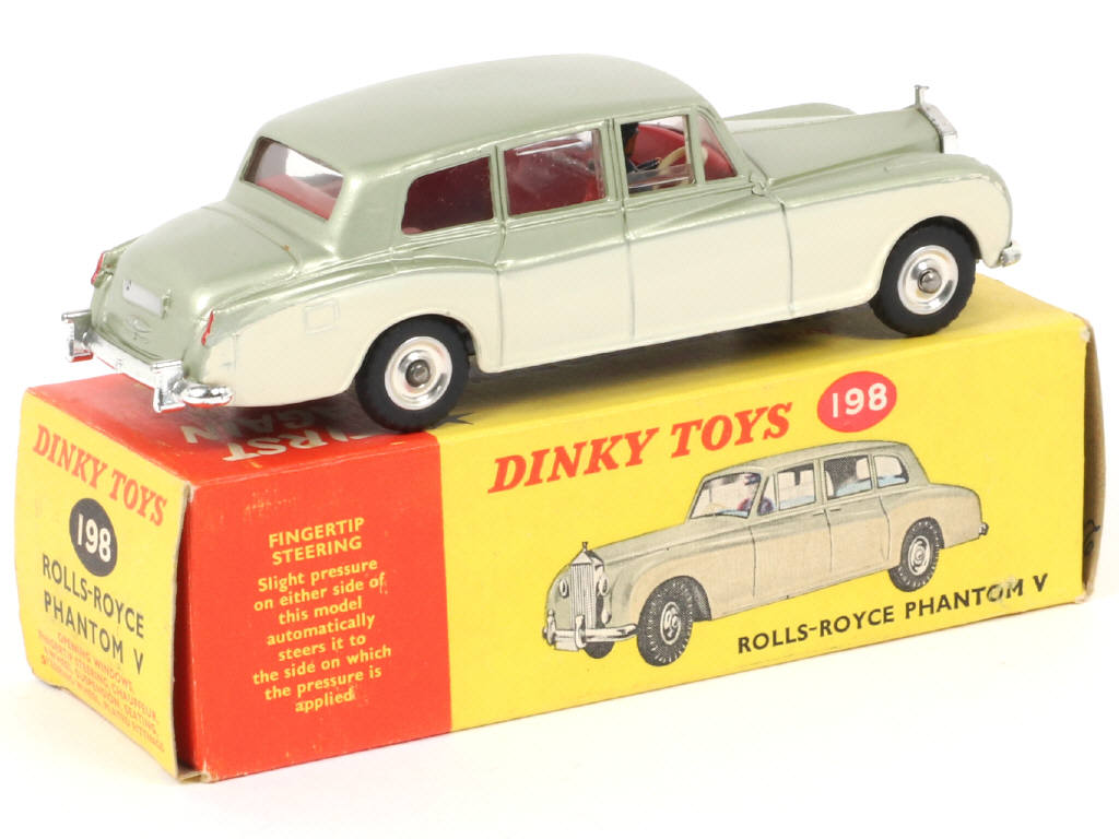 Lot 128 - DINKY TOYS (GB) (1)