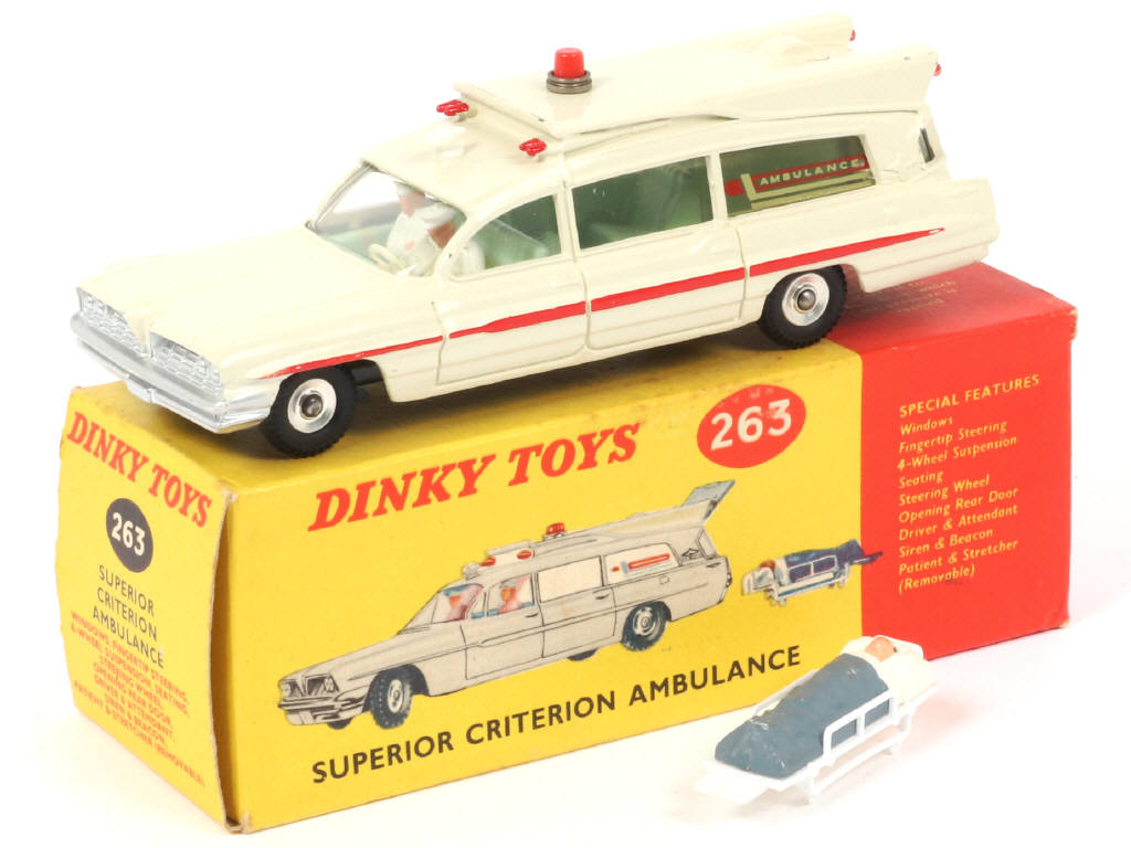 Lot 131 - DINKY TOYS (GB) (1)