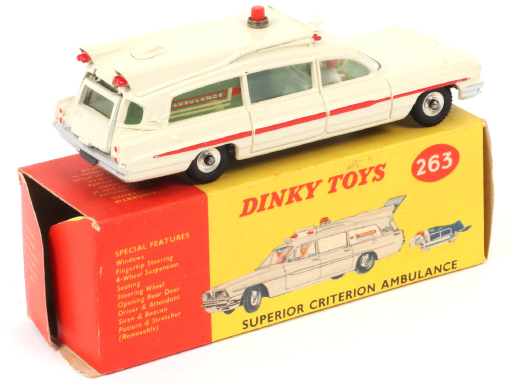 Lot 131 - DINKY TOYS (GB) (1)