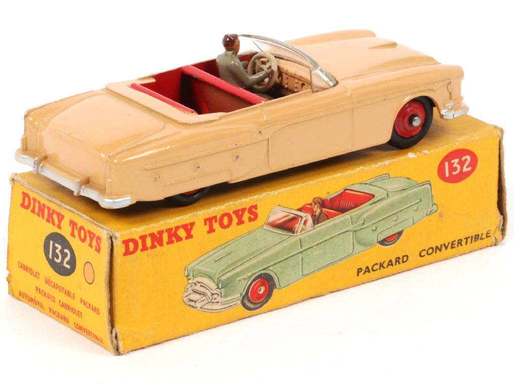 Lot 122 - DINKY TOYS (GB) (1)