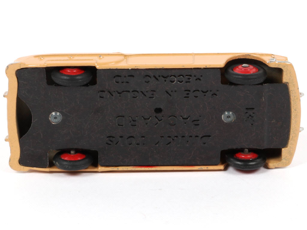 Lot 122 - DINKY TOYS (GB) (1)