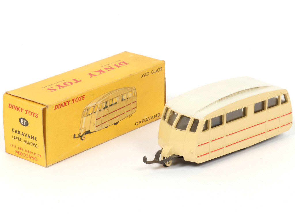 Lot 234 - DINKY TOYS (FRANCE) (1)
