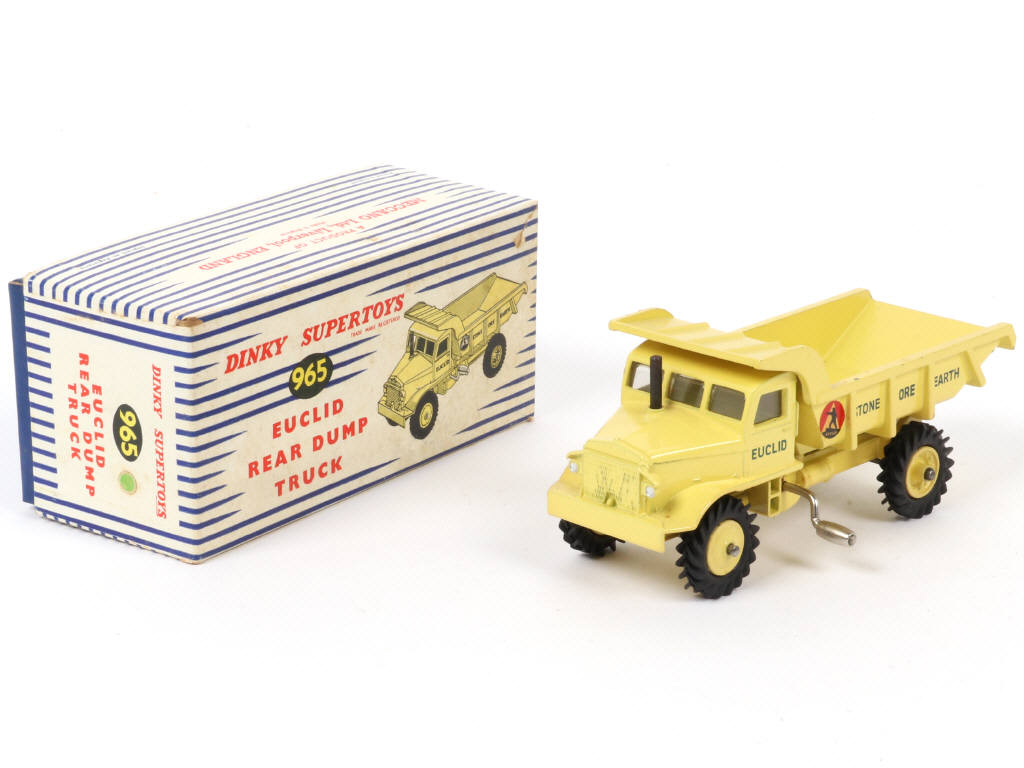 Lot 159 - DINKY TOYS (GB) (1)