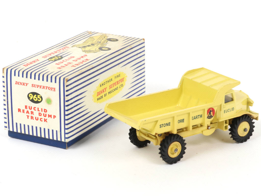 Lot 159 - DINKY TOYS (GB) (1)