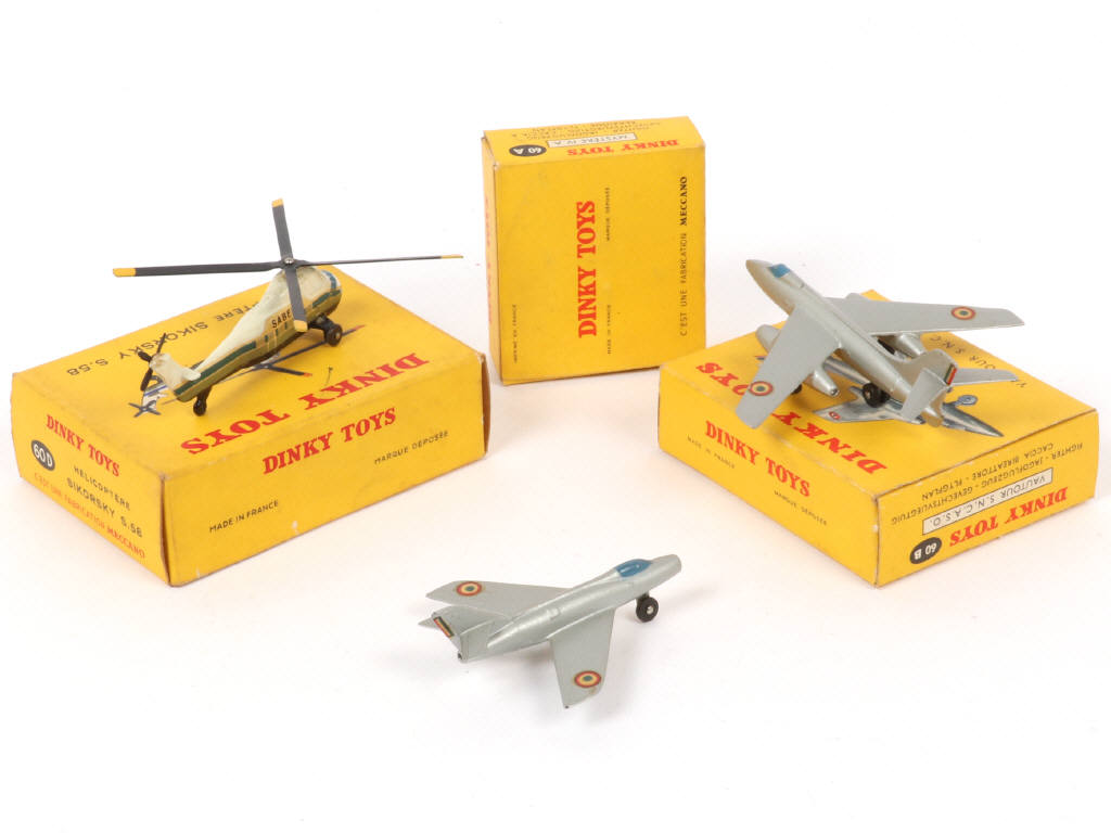 Lot 251 - DINKY TOYS (FRANCE) (3)