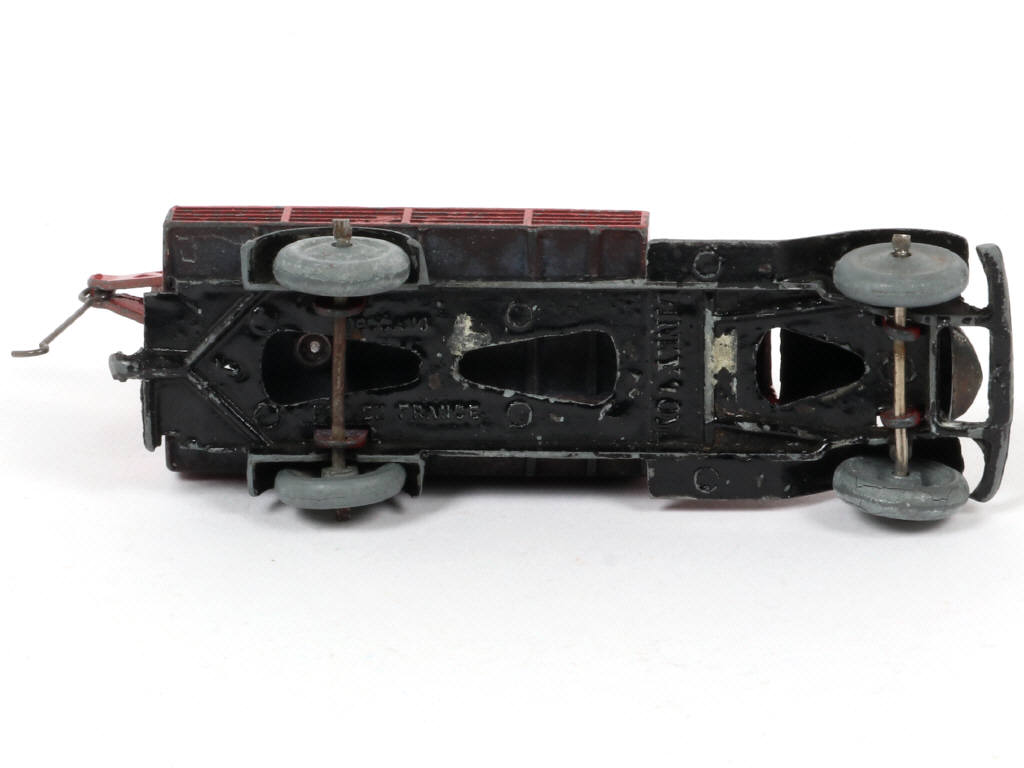 Lot 213 - DINKY TOYS (FRANCE) (1)