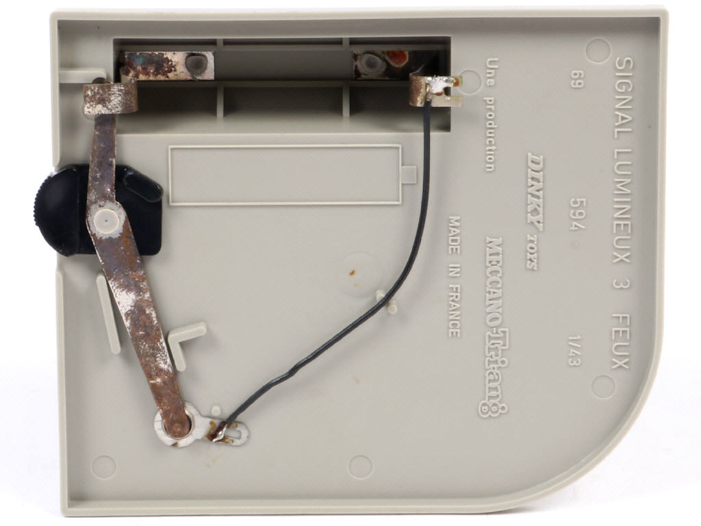 Lot 225 - DINKY TOYS (FRANCE) (2)