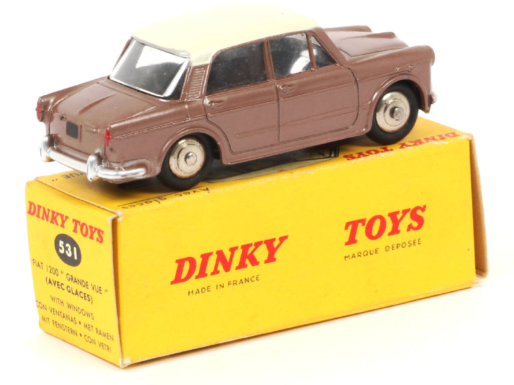 Lot 181 - DINKY TOYS (FRANCE) (1)