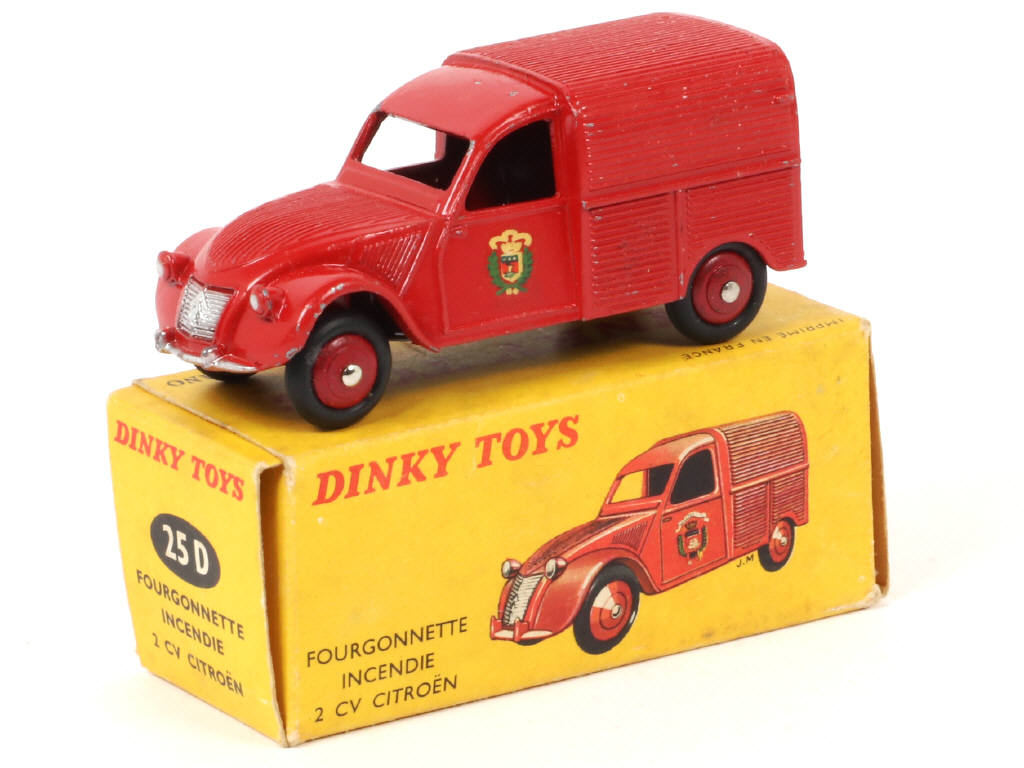 Lot 155 - DINKY TOYS (FRANCE) (1)