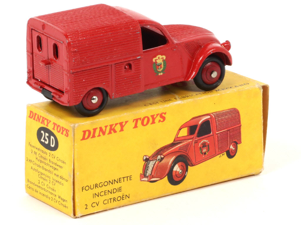 Lot 155 - DINKY TOYS (FRANCE) (1)