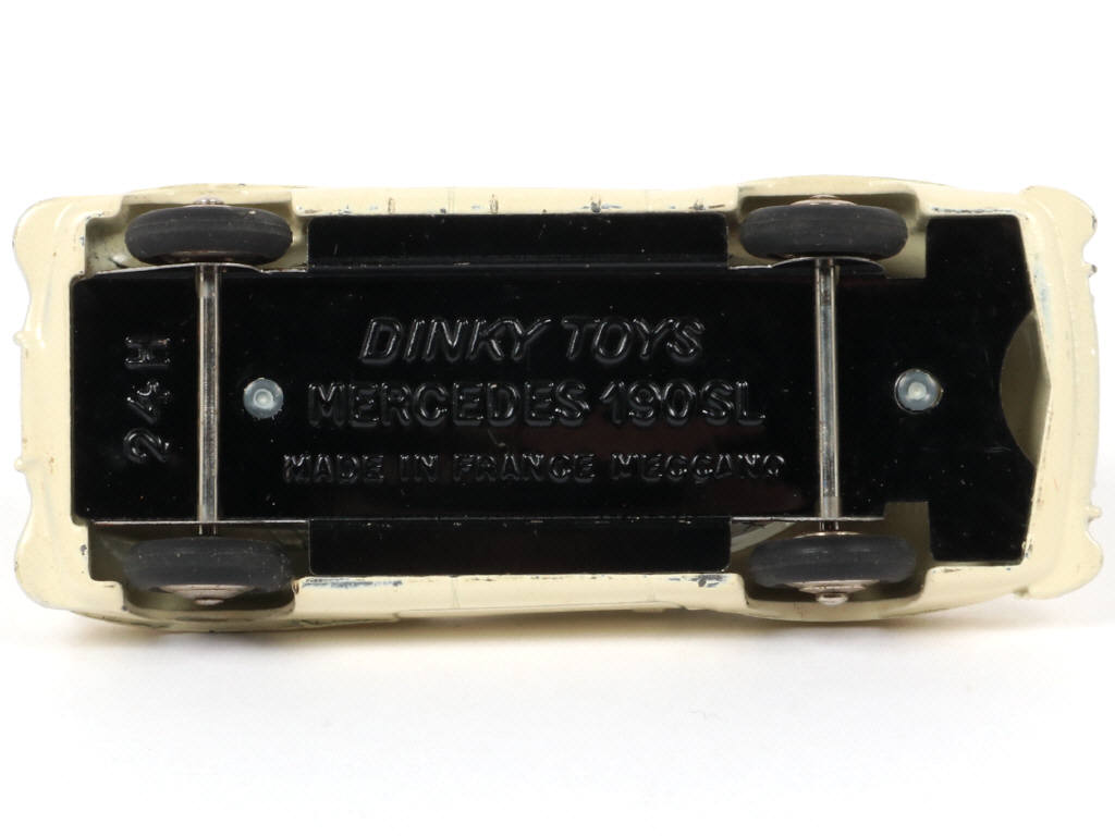 Lot 179 - DINKY TOYS (FRANCE) (1)