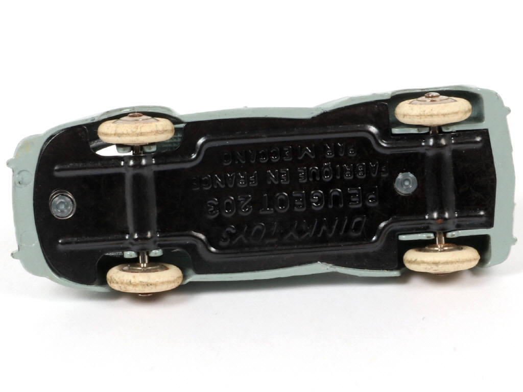 Lot 122 - DINKY TOYS (FRANCE) (3)