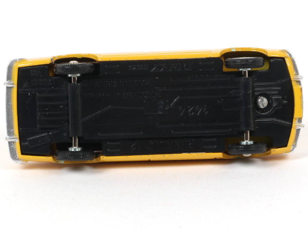 Lot 210 - DINKY TOYS (FRANCE) (1)