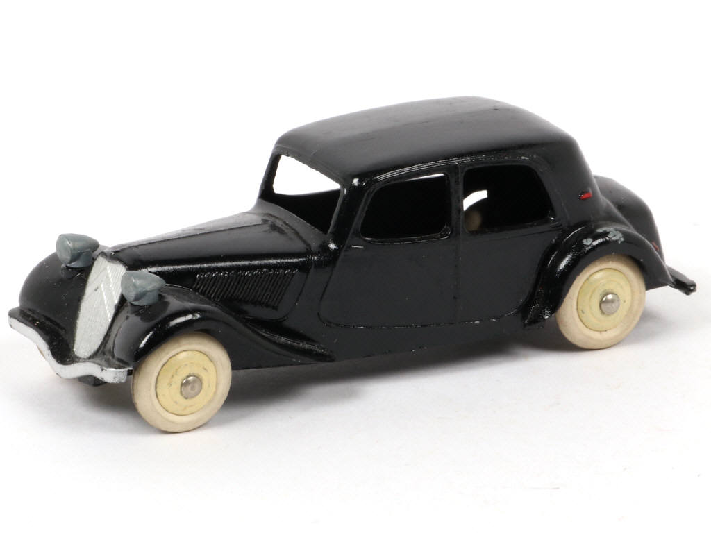 Lot 138 - DINKY TOYS (FRANCE) (1)