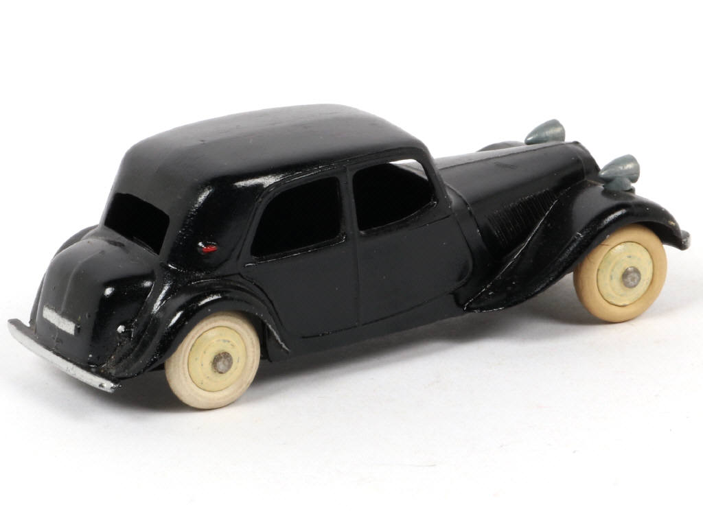 Lot 138 - DINKY TOYS (FRANCE) (1)