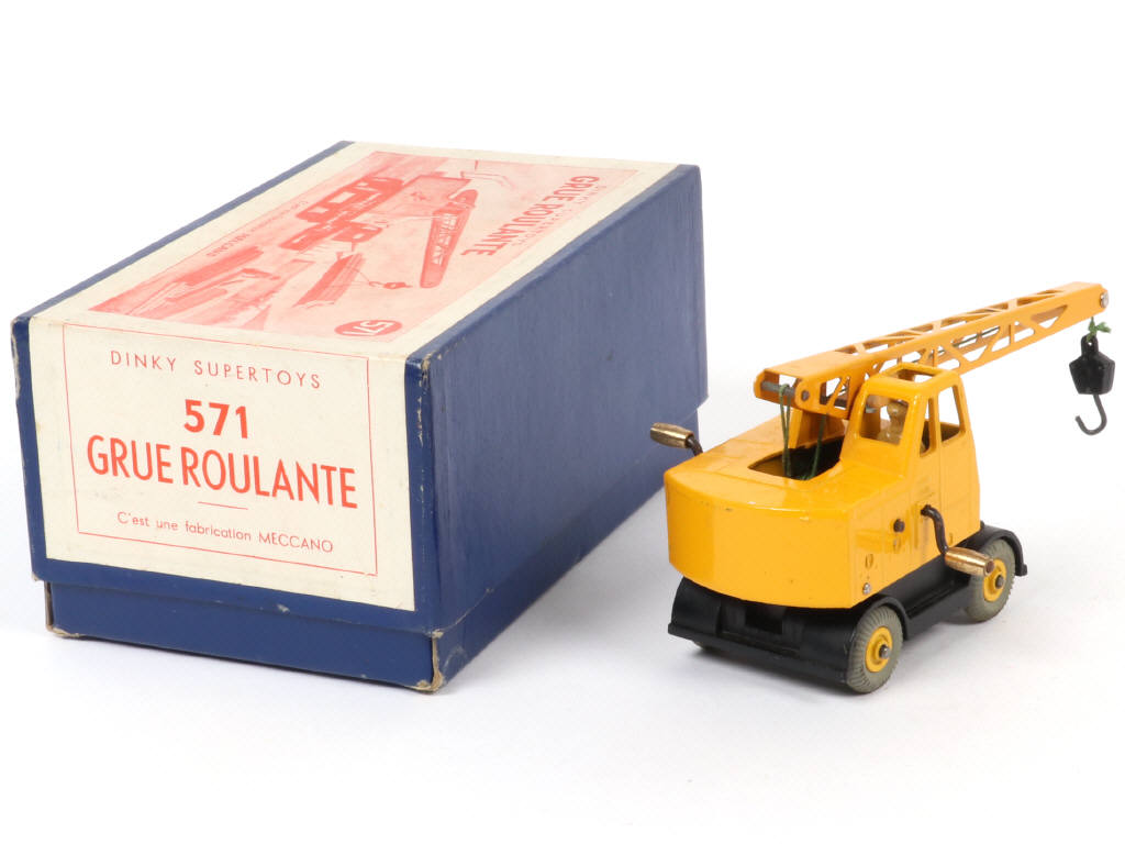 Lot 197 - DINKY TOYS (FRANCE) (1)