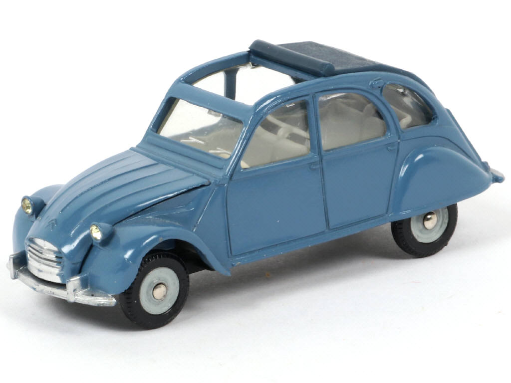 Lot 169 - DINKY TOYS (FRANCE) (1)