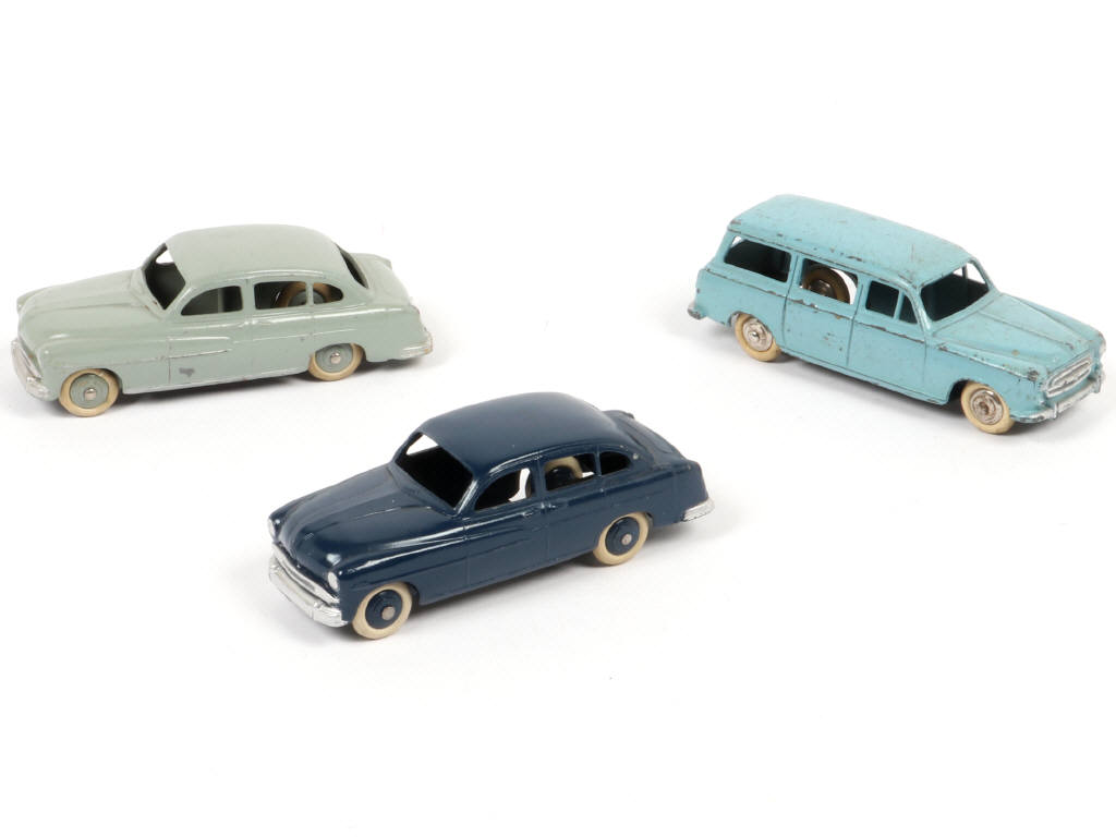 Lot 234 - DINKY TOYS (FRANCE) (3)